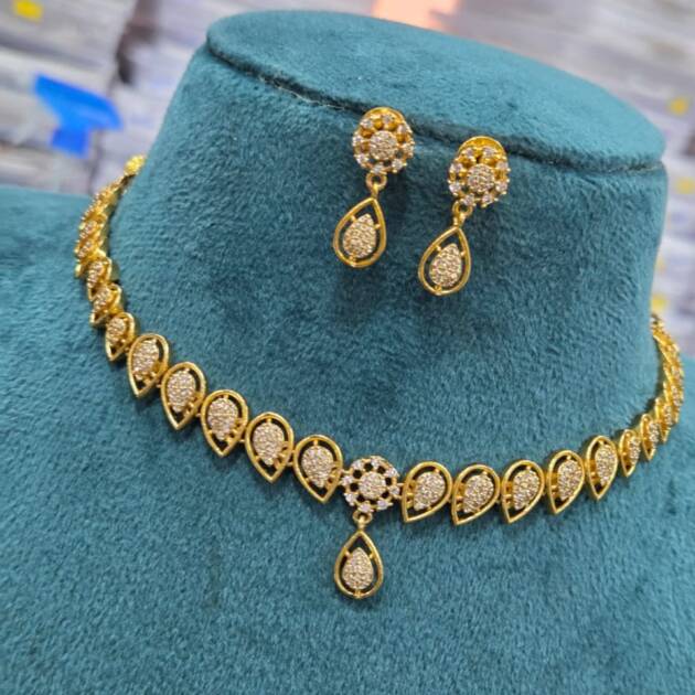 Teardrop American Diamond Choker Set